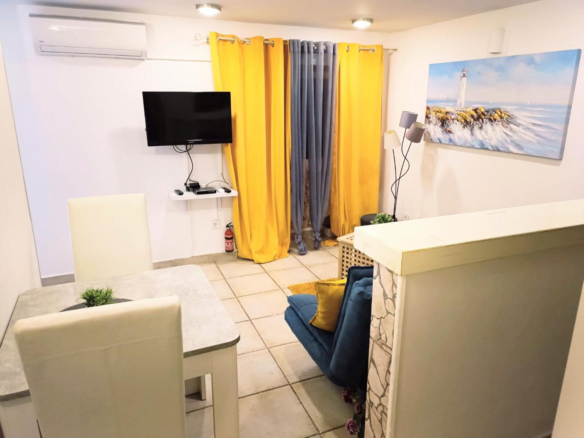 As Lucana Apartment - Ground Floor Віс Екстер'єр фото